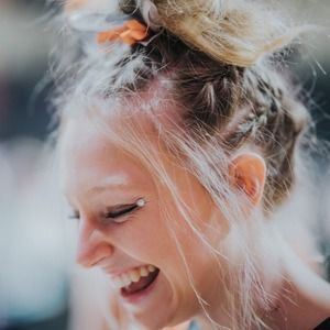 Meet your Posher, Halli